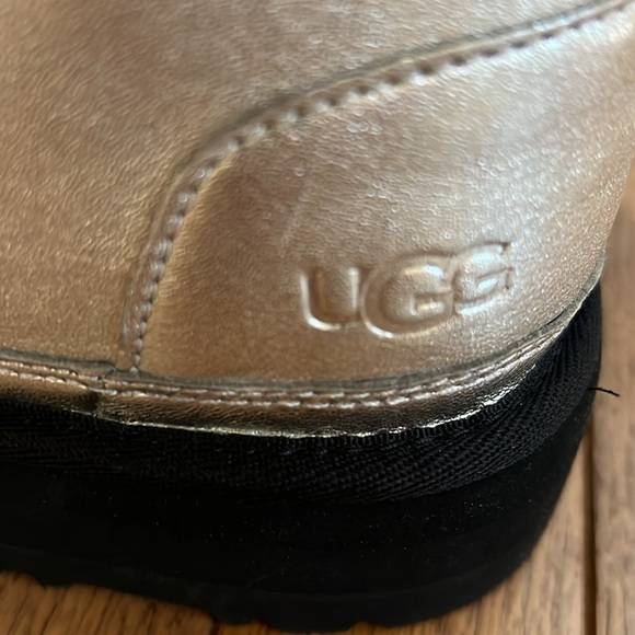 UGG Big Kids Neumel Platform Leather boots - Picture 8 of 14